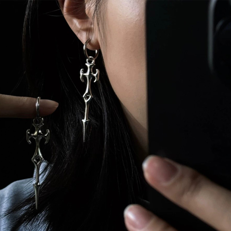 Edgy çapraz kılıç halka küpele - Women'S Fashion Edgy incelemesi ve fiyatı